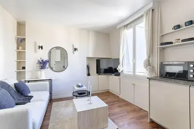 Cuisine ou kitchenette dans l'établissement Daumesnil Nation Charming Lovely Studio