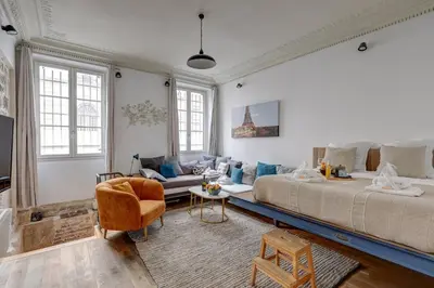 Coin salon dans l'établissement Bluestay 221 - Appartement au centre de Paris