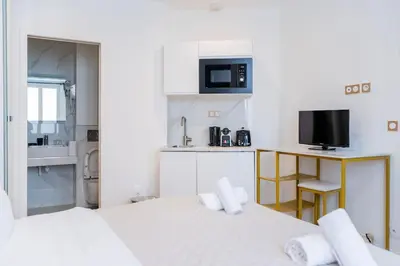 Un ou plusieurs lits dans un hébergement de l'établissement Luxurious Apartment with Stylish Design and Comfort - 104