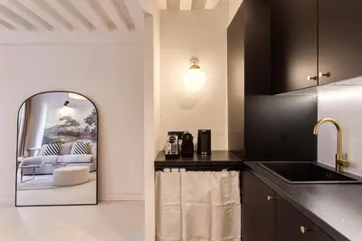 Cuisine ou kitchenette dans l'établissement Habitat Parisien - Saint Sauveur Montorgueil
