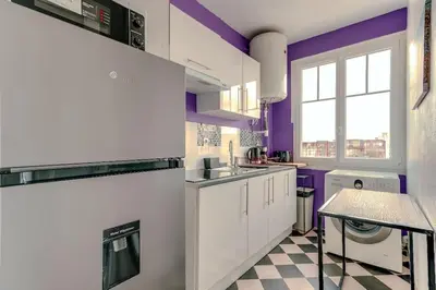 Cuisine ou kitchenette dans l'établissement Charmant appartement de 2 pièces à Courbevoie