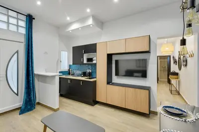 Cuisine ou kitchenette dans l'établissement Bluestay 8 - Charmant appartement à Paris 12