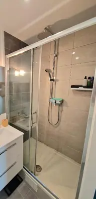 Salle de bains dans l'établissement Cosy 2 pièces proche de Paris avec parking