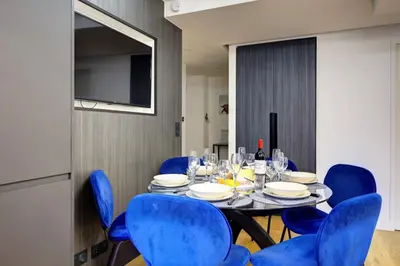 Télévision ou salle de divertissement dans l'établissement Bluestay 52 - Superbe appartement à Paris 15