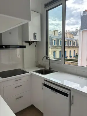 Cuisine ou kitchenette dans l'établissement Room Iéna boissière
