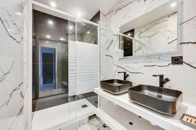 Salle de bains dans l'établissement Bluestay 55 - Charmant appartement à Paris