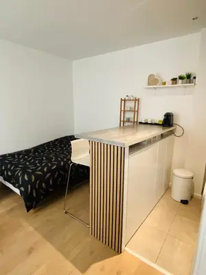 Cuisine ou kitchenette dans l'établissement Appartement entier aux Abbesses - Montmartre - Flat in Montmartre