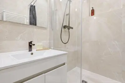 Salle de bains dans l'établissement Bluestay 58 - Superbe appartement à Paris
