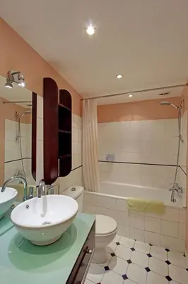 Salle de bains dans l'établissement Studio convivial à Paris, 30 m² avec vue sur la ville