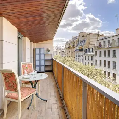 Élégance Parisienne