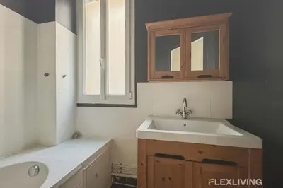 Salle de bains dans l'établissement Chambre Paris 10 - Bail mobilité