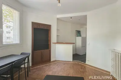Cuisine ou kitchenette dans l'établissement Flexliving - whole flat - Verdun
