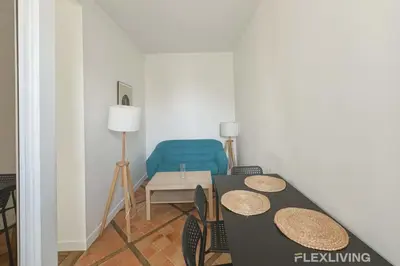 Coin salon dans l'établissement Flexliving - whole flat - Lemoine
