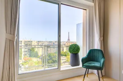 Plan de l'établissement 101 Penthouse Royal à Paris avec Vue Imprenable sur la Tour Eiffel