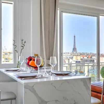 101 Penthouse Royal à Paris avec Vue Imprenable sur la Tour Eiffel