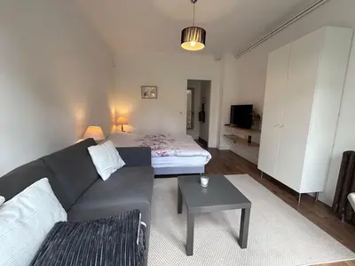 Télévision ou salle de divertissement dans l'établissement Superbe Studio dans villa avec entrée indépendante
