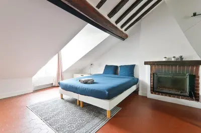 Un ou plusieurs lits dans un hébergement de l'établissement Studio Appartement Quartier Saint-Michel Notre-Dame 2 Free Netflix