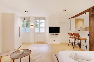 Télévision ou salle de divertissement dans l'établissement Saint-Honore - Sublime appartement 3 personnes