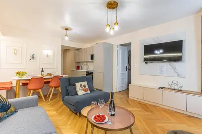 Cuisine ou kitchenette dans l'établissement Bluestay 159 - Charmant appartement à Paris 2