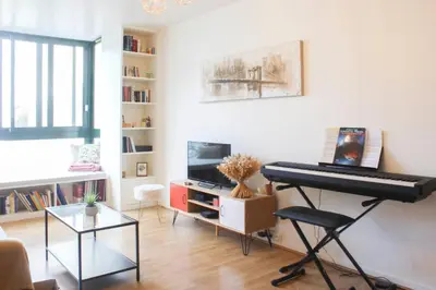 Coin salon dans l'établissement 1 bedroom apartment with garden