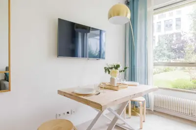 Télévision ou salle de divertissement dans l'établissement Wonderful studio - 2P - Neuilly-sur-Seine