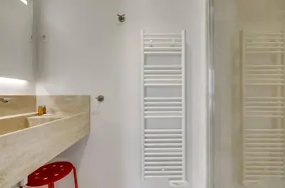 Salle de bains dans l'établissement Spacious Apartment - 4B-8P - Sentier