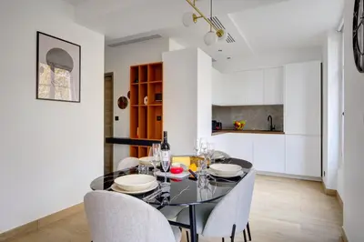 Cuisine ou kitchenette dans l'établissement Bluestay 292 - Superbe appartement à Paris 17
