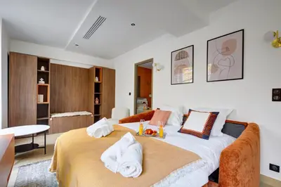 Un ou plusieurs lits dans un hébergement de l'établissement Bluestay 292 - Superbe appartement à Paris 17