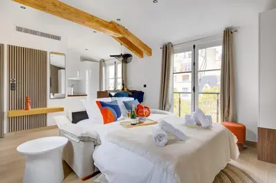 Un ou plusieurs lits dans un hébergement de l'établissement Bluestay 296 - Superbe appartement à Paris 17