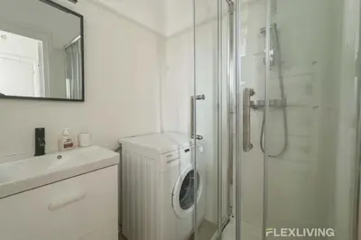Salle de bains dans l'établissement Flexliving - room - Lemoine