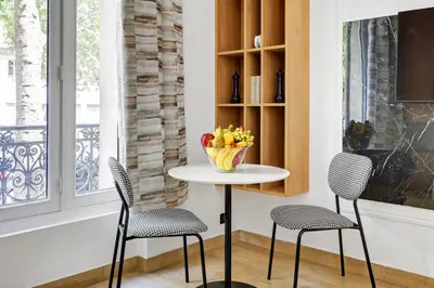 Coin salon dans l'établissement Bluestay 288 - Superbe studio à Paris 17