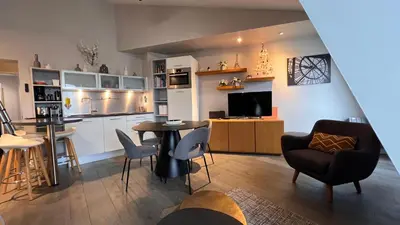 Cuisine ou kitchenette dans l'établissement Superbe appartement proche du Marais