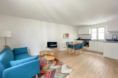 Cuisine ou kitchenette dans l'établissement Flexliving - whole flat - Beauregard