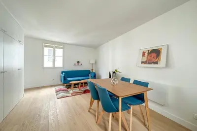 Coin salon dans l'établissement Flexliving - whole flat - Beauregard