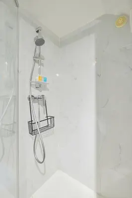 Salle de bains dans l'établissement Super 3 pièces Paris Centre