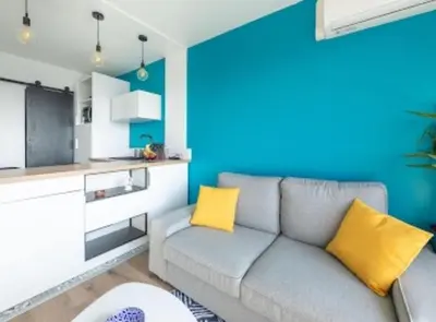 Cuisine ou kitchenette dans l'établissement Cocon design et cosy à La Défense, vue imprenable sur Paris
