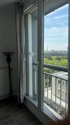 Plan de l'établissement Apparemment lumineux vue Tour Eiffel
