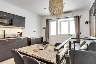 Cuisine ou kitchenette dans l'établissement Bluestay 25 - Charmant appartement à Paris 12