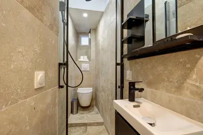 Salle de bains dans l'établissement Bluestay 534 - Superbe appartement à Paris