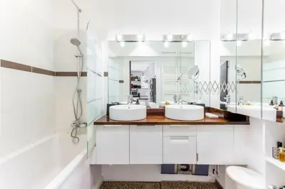 Salle de bains dans l'établissement Calme dans la verdure Paris 16e