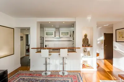 Cuisine ou kitchenette dans l'établissement Calme dans la verdure Paris 16e