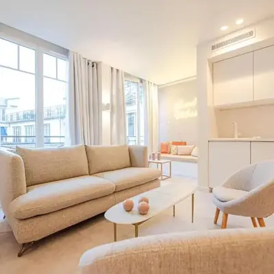 CIA - 2BR Madeleine Champs Elysees