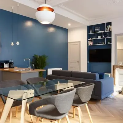 Renovated spacious Parisian apt near la Madeleine