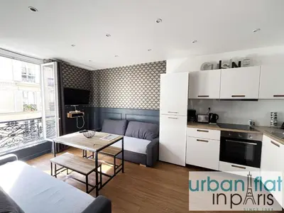 Cuisine ou kitchenette dans l'établissement Urban Flat 18 - Charming 2BDR Parisian Home