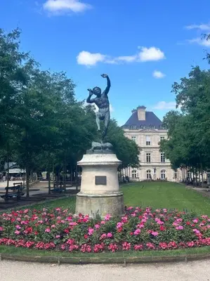 Jardin de l'établissement Parc Luxembourg