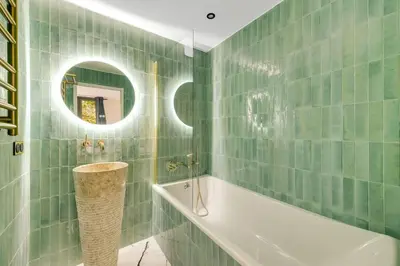 Salle de bains dans l'établissement Appartement d'exception à Neuilly Achille Peretti I