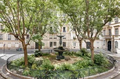 Jardin de l'établissement Luxury 3 Bedrooms - 3 Bathrooms - AC - Montmartre - Opéra