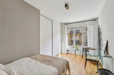 Un ou plusieurs lits dans un hébergement de l'établissement Luxury apartment Saint- Germain-des-Prés Jardin Luxembourg