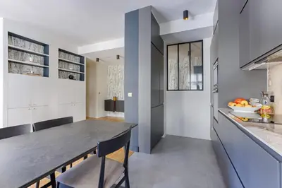 Cuisine ou kitchenette dans l'établissement Luxury apartment Saint- Germain-des-Prés Jardin Luxembourg