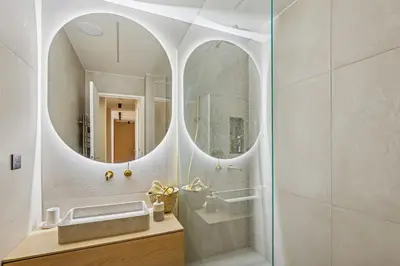 Salle de bains dans l'établissement Luxury apartment Saint- Germain-des-Prés Jardin Luxembourg